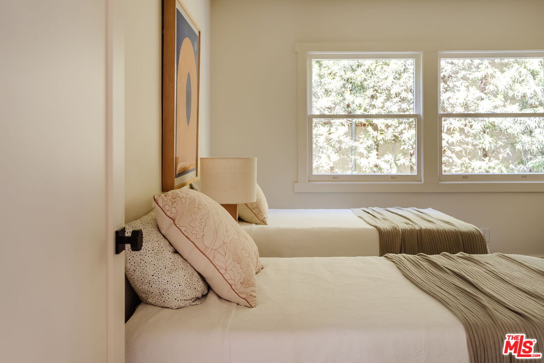 1929 North Oxford Avenue Los Angeles, CA 90027 - Photo 18 of 30