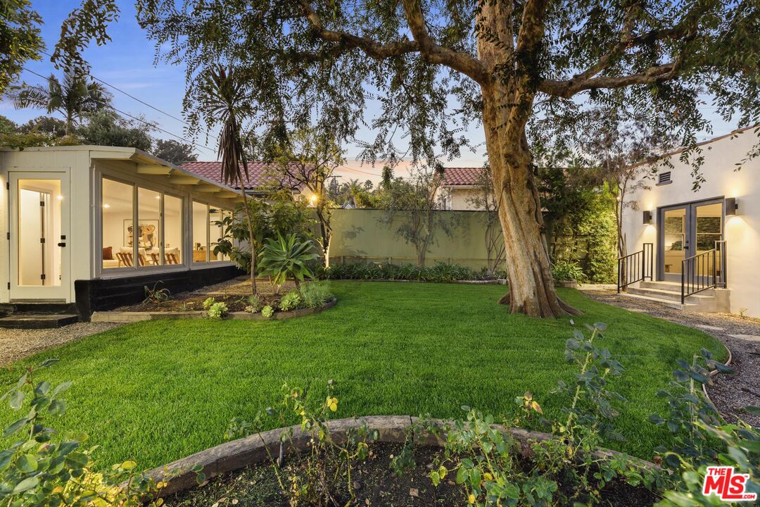 1929 North Oxford Avenue Los Angeles, CA 90027 - Photo 24 of 30