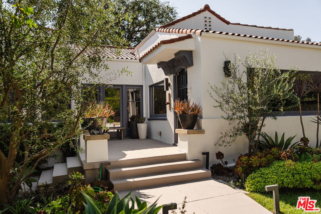 1929 North Oxford Avenue Los Angeles, CA 90027 - Photo 27 of 30