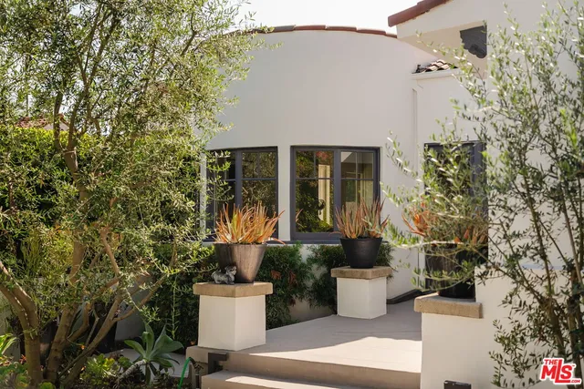 $2,350,000 | 1929 North Oxford Avenue, Los Angeles, CA 90027