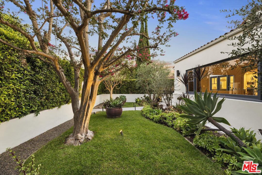 1929 North Oxford Avenue Los Angeles, CA 90027 - Photo 29 of 30