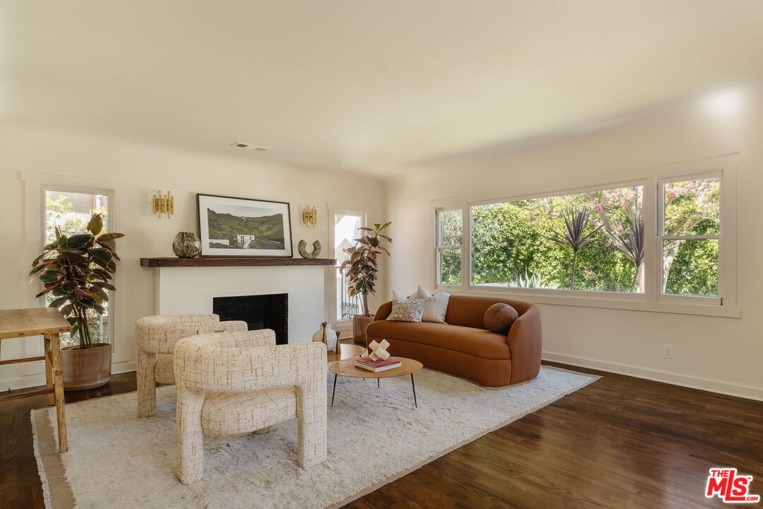 1929 North Oxford Avenue Los Angeles, CA 90027 - Photo 5 of 30