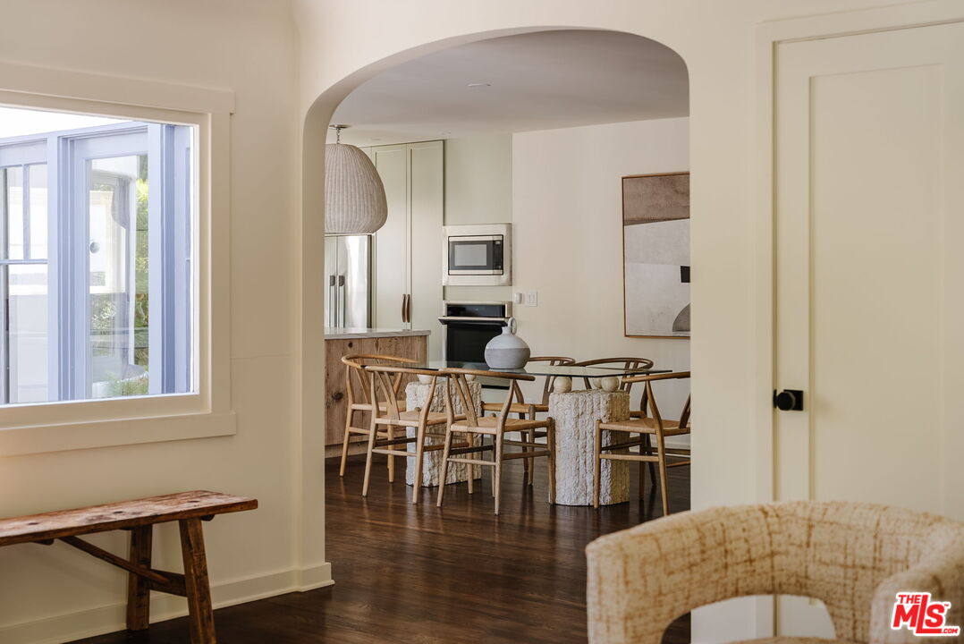 1929 North Oxford Avenue Los Angeles, CA 90027 - Photo 6 of 30