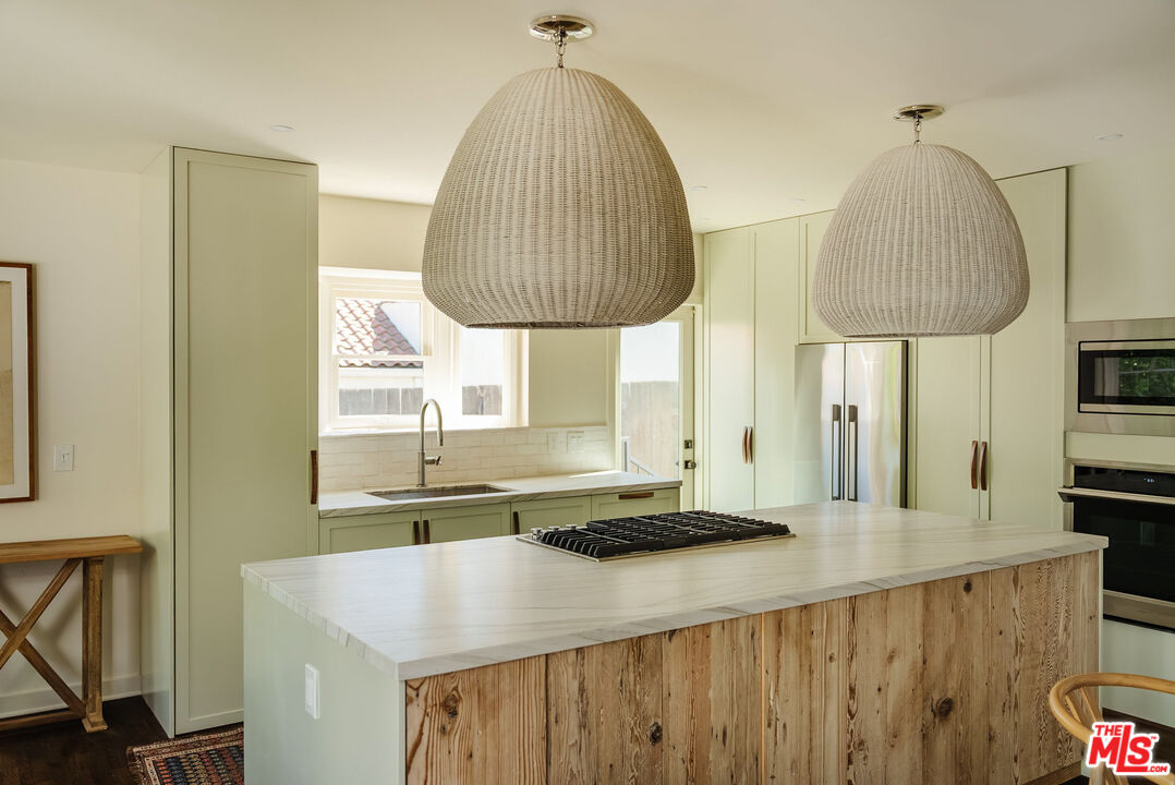 1929 North Oxford Avenue Los Angeles, CA 90027 - Photo 8 of 30