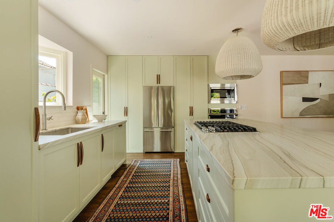 1929 North Oxford Avenue Los Angeles, CA 90027 - Photo 9 of 30