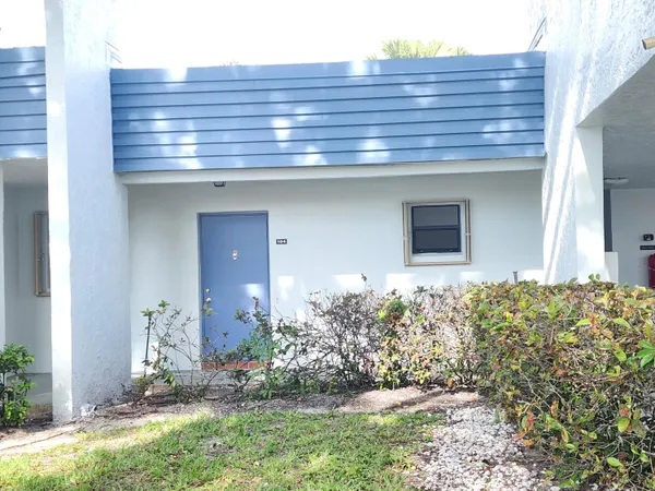 $1,700 | 4575 Lucerne Lakes Boulevard West, Unit 104, Lake Worth, FL 33467