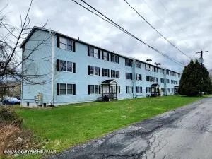 $1,450 | 339 Race Street, Unit C6, East Stroudsburg, PA 18301