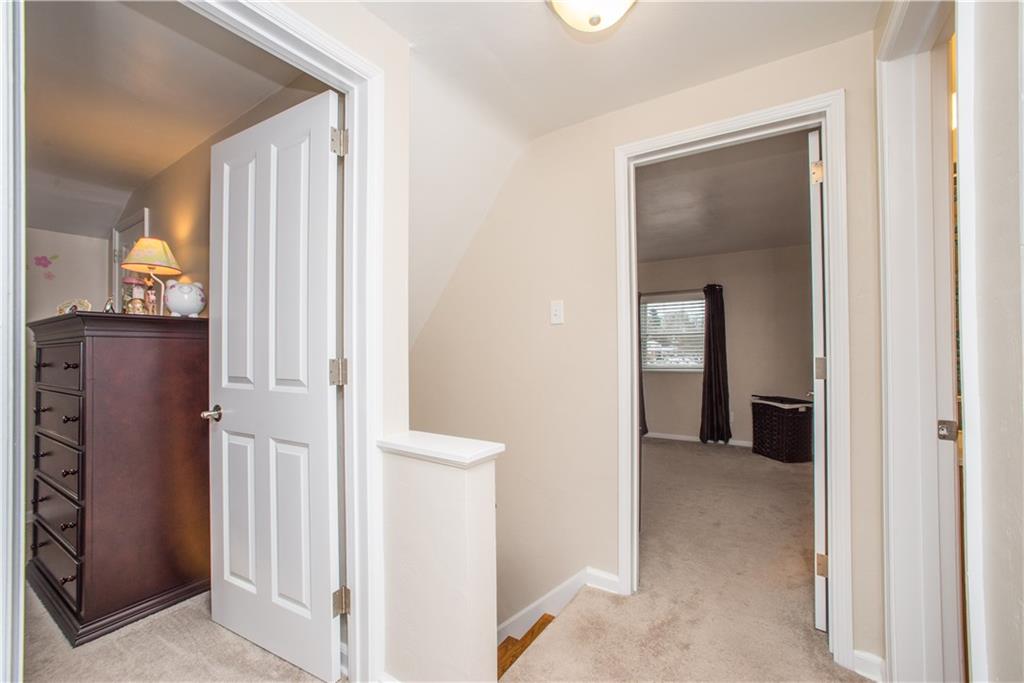 233 Orchard Spring Road Pittsburgh, PA 15220 - Photo 14 of 25 Gallery Image 14