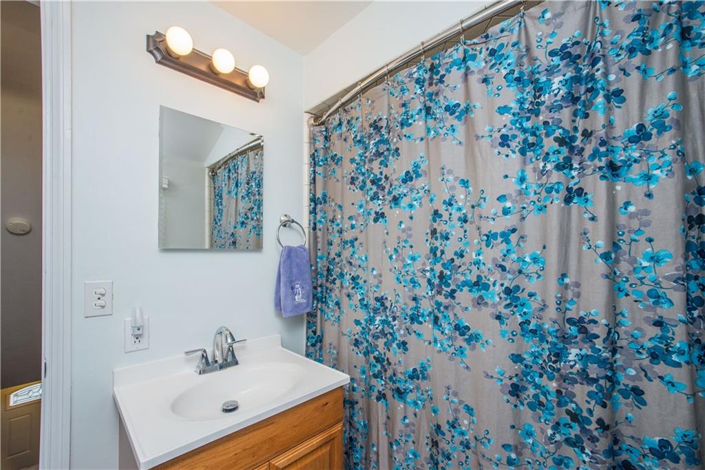 233 Orchard Spring Road Pittsburgh, PA 15220 - Photo 15 of 25 Gallery Image 15