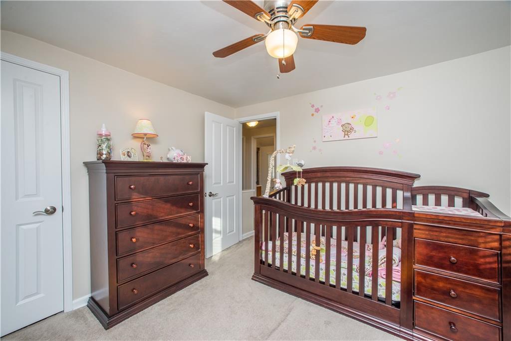 233 Orchard Spring Road Pittsburgh, PA 15220 - Photo 17 of 25 Gallery Image 17