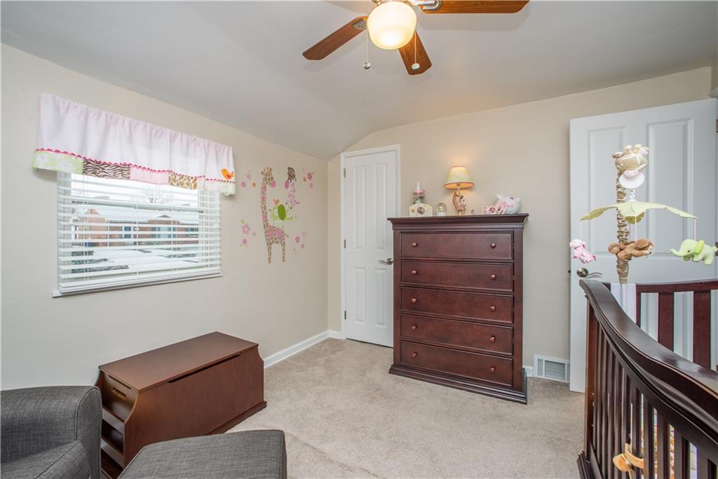 233 Orchard Spring Road Pittsburgh, PA 15220 - Photo 19 of 25 Gallery Image 19