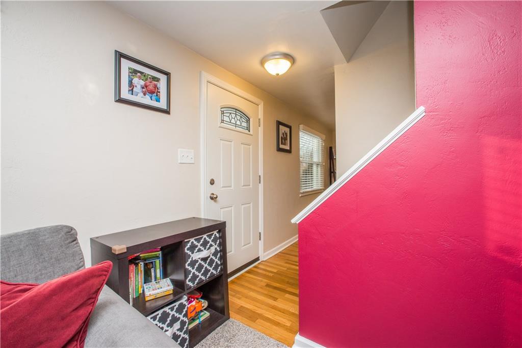 233 Orchard Spring Road Pittsburgh, PA 15220 - Photo 3 of 25 Gallery Image 3