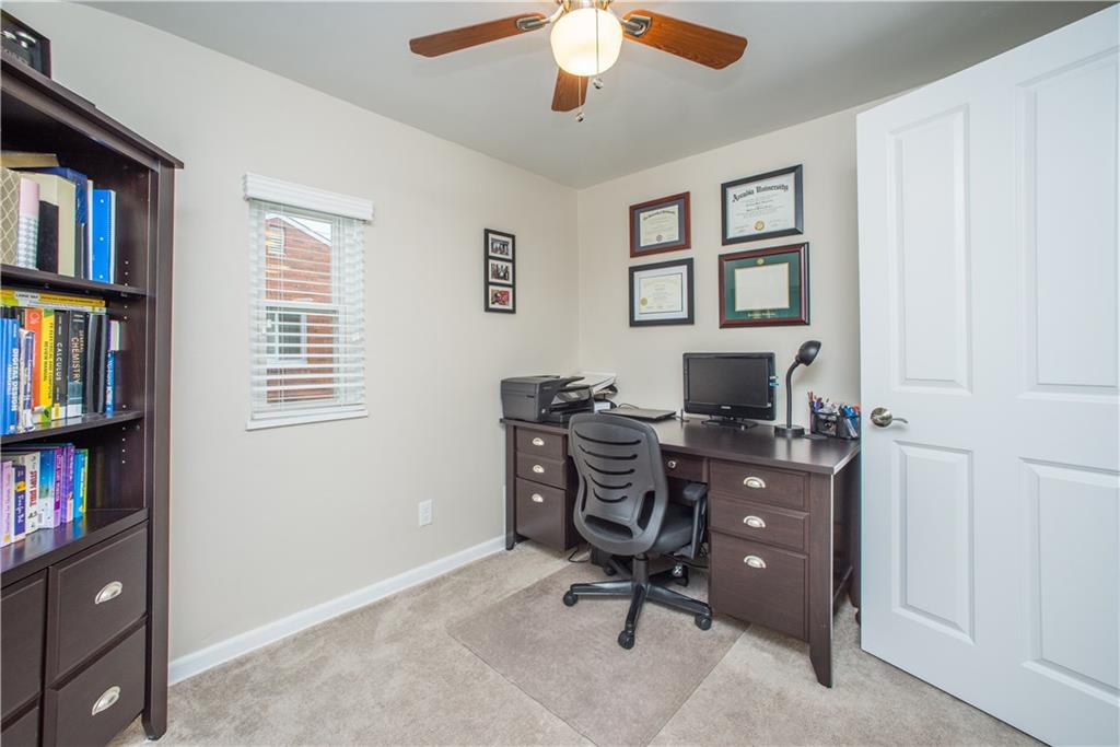 233 Orchard Spring Road Pittsburgh, PA 15220 - Photo 21 of 25 Gallery Image 21