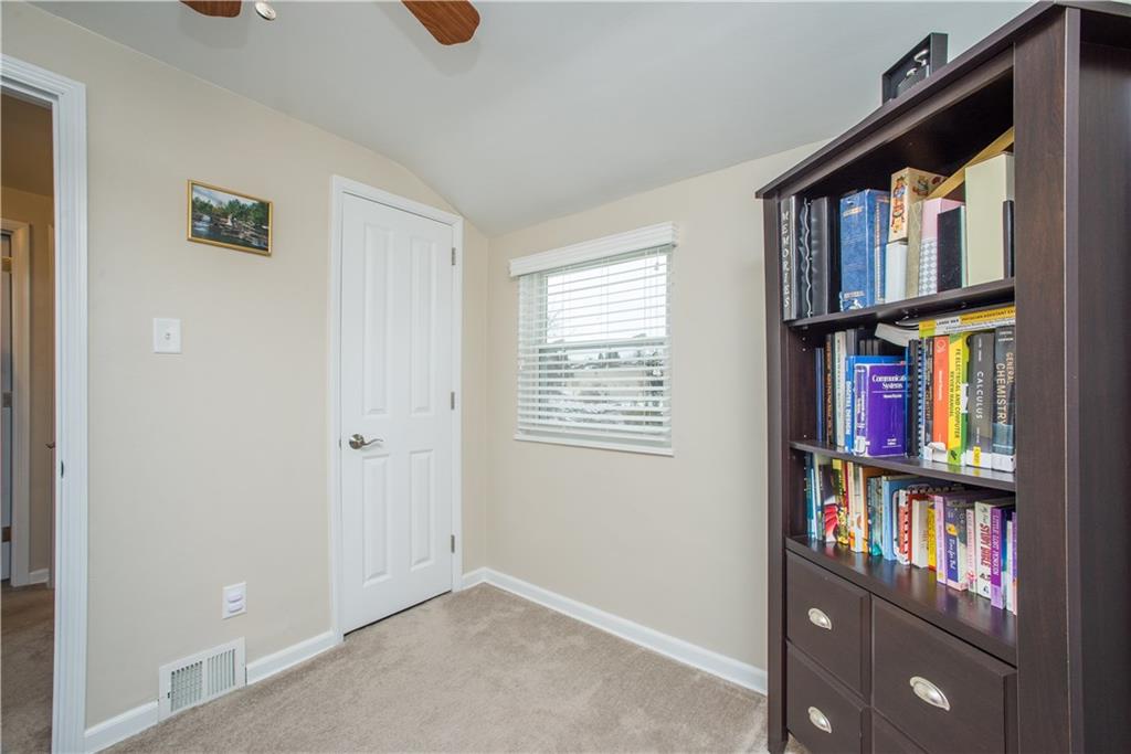 233 Orchard Spring Road Pittsburgh, PA 15220 - Photo 23 of 25 Gallery Image 23