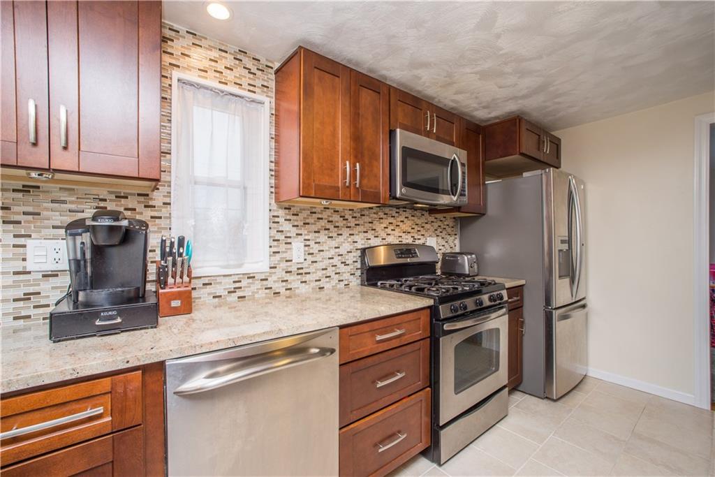 233 Orchard Spring Road Pittsburgh, PA 15220 - Photo 9 of 25 Gallery Image 9