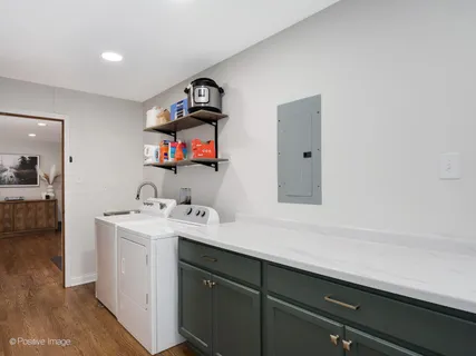 $399,999 | 12424 South Moody Avenue, Palos Heights, IL 60463