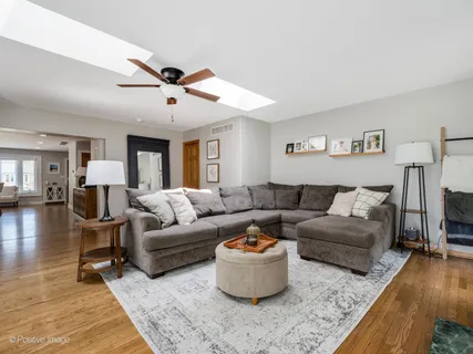 $399,999 | 12424 South Moody Avenue, Palos Heights, IL 60463