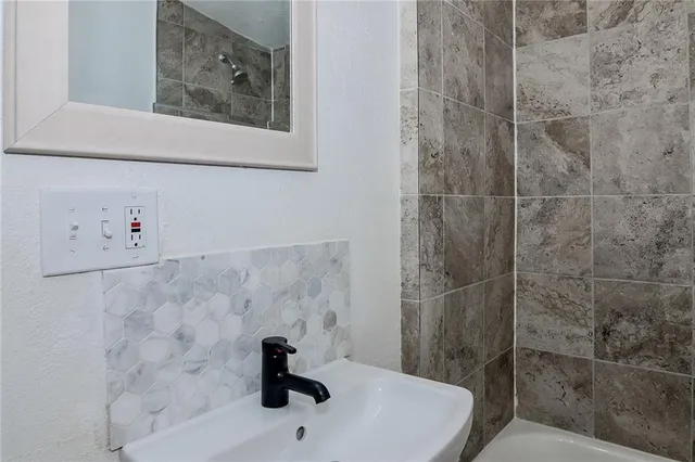 $1,620 | 8500 East 91st Street, Kansas City, MO 64138