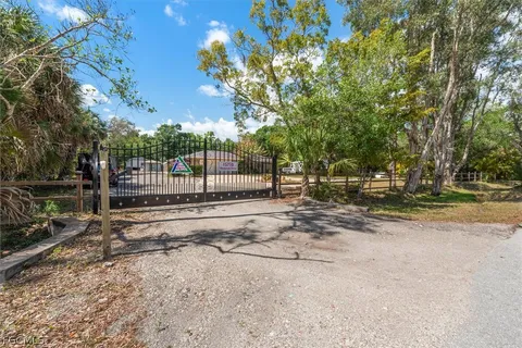 $875,000 | 15710 Shamrock Drive, Fort Myers, FL 33912