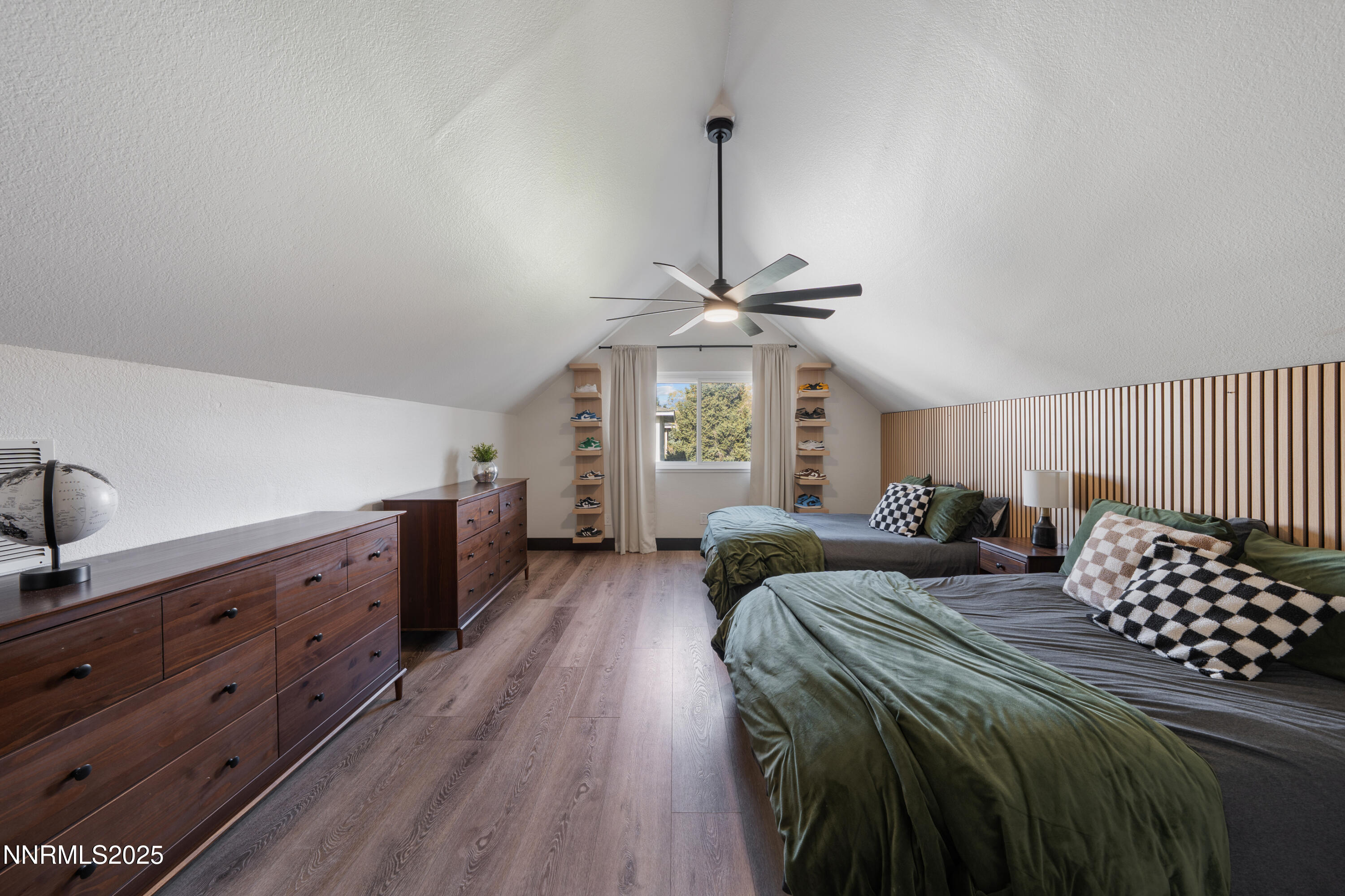 7520 Berryhill Drive Reno, NV 89511 - Photo 51 of 72 a bedroom with double bed and a window