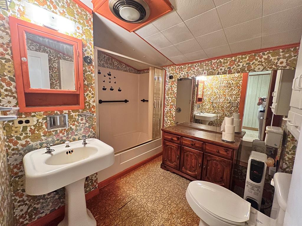 4957 Ivanhoe Road Ivanhoe, VA 24350 - Photo 11 of 54 Gallery Image 11