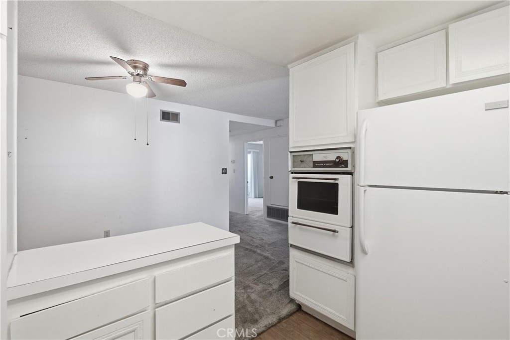 19432 Oak Crossing Road Newhall, CA 91321 - Photo 5 of 18 Gallery Image 5