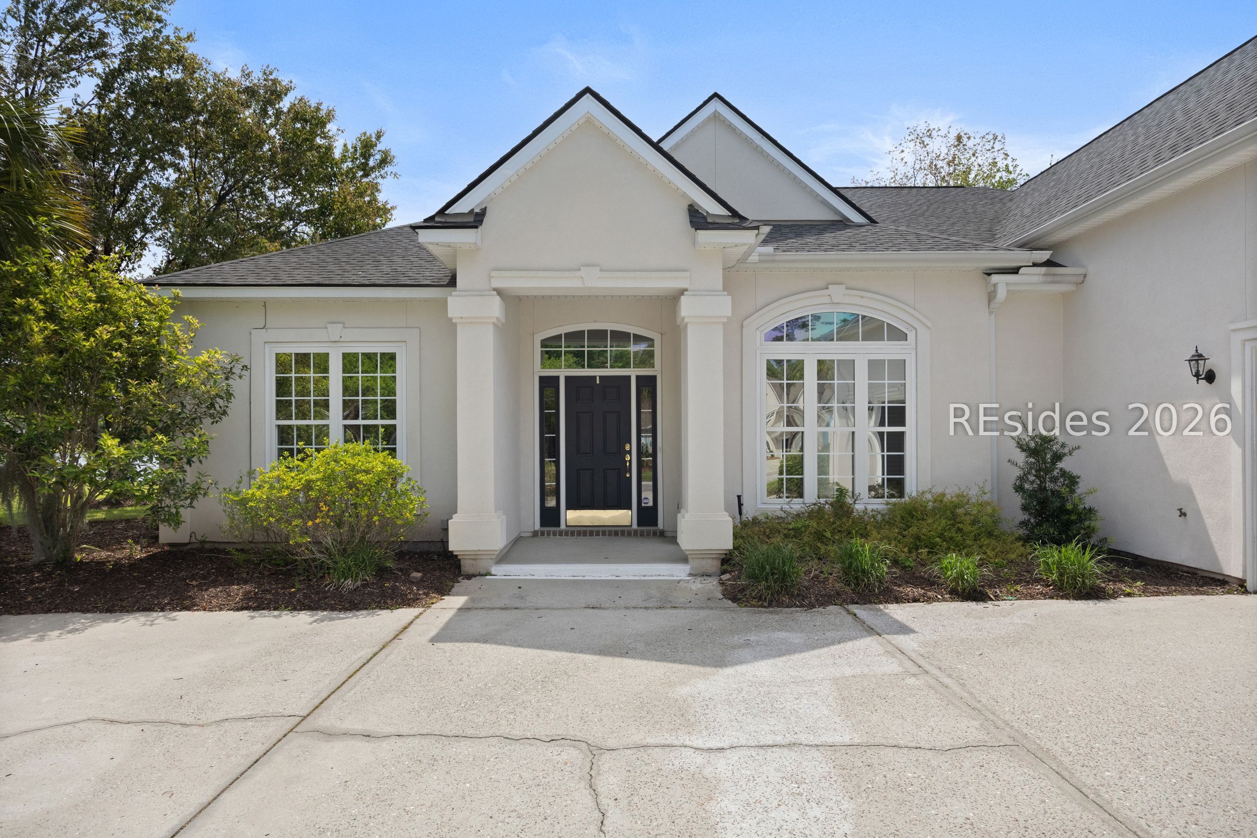 13 Gables Lane Bluffton, SC 29910 - Photo 2 of 48