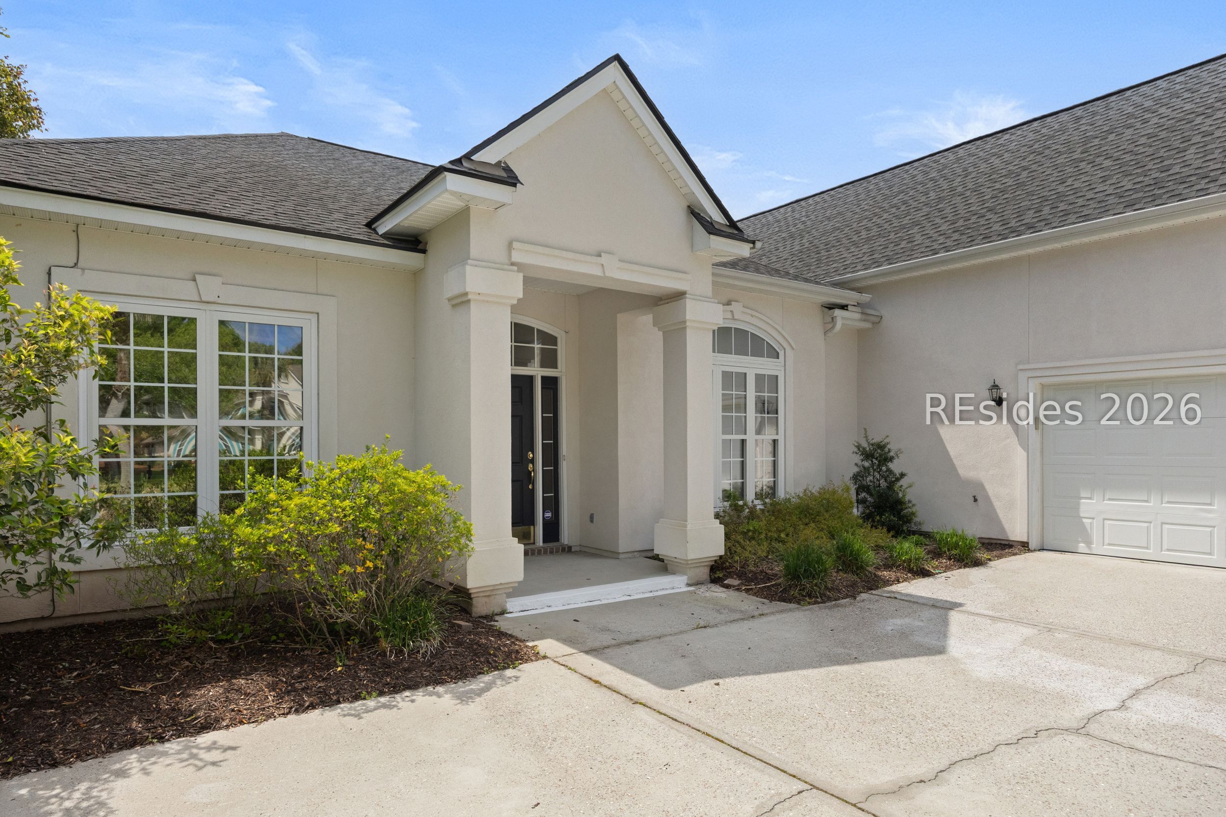 13 Gables Lane Bluffton, SC 29910 - Photo 3 of 48