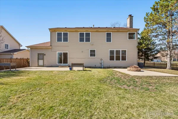 $700,000 | 2045 Morningview Drive, Hoffman Estates, IL 60192