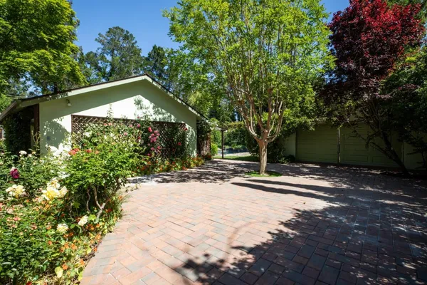 $4,488,000 | 800 Loyola Drive, Los Altos, CA 94024