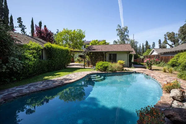 $4,488,000 | 800 Loyola Drive, Los Altos, CA 94024