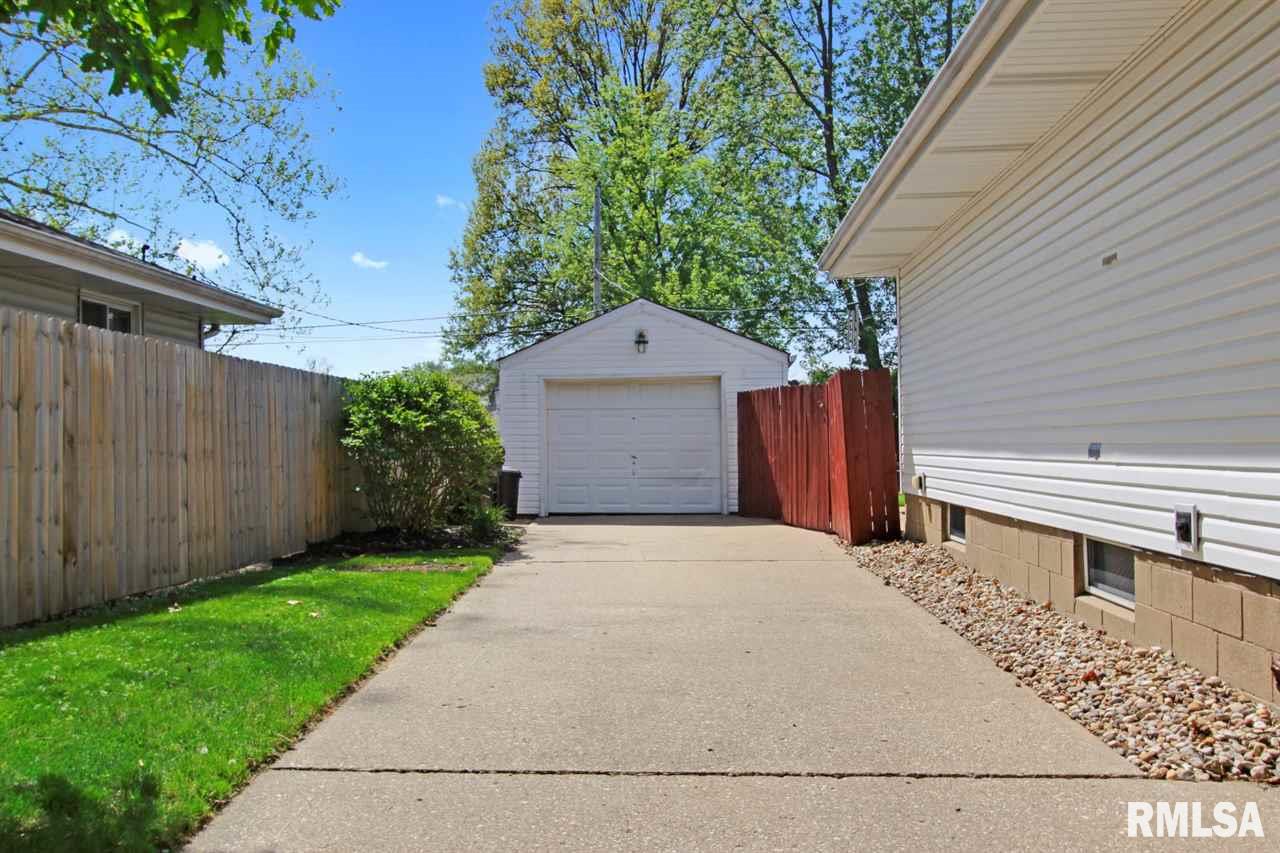 5309 North Ronald Road Peoria, IL 61614 - Photo 4 of 27 Gallery Image 4