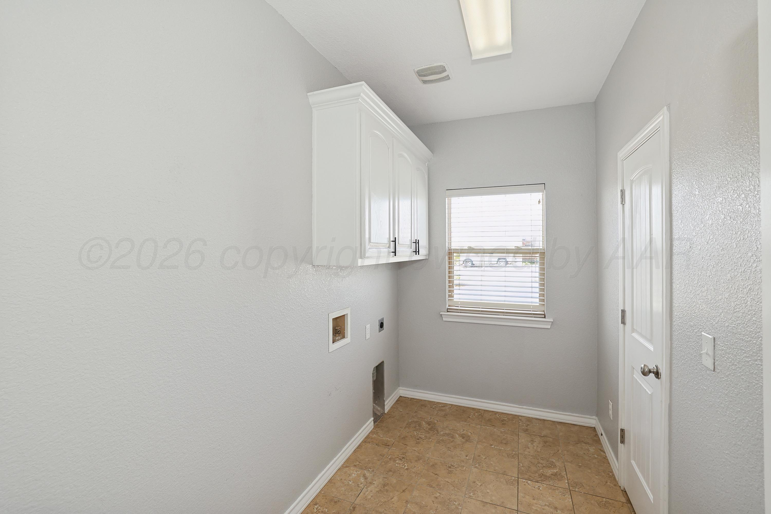 19101 Sundancer Lane Bushland, TX 79124 - Photo 22 of 25 an empty room with windows