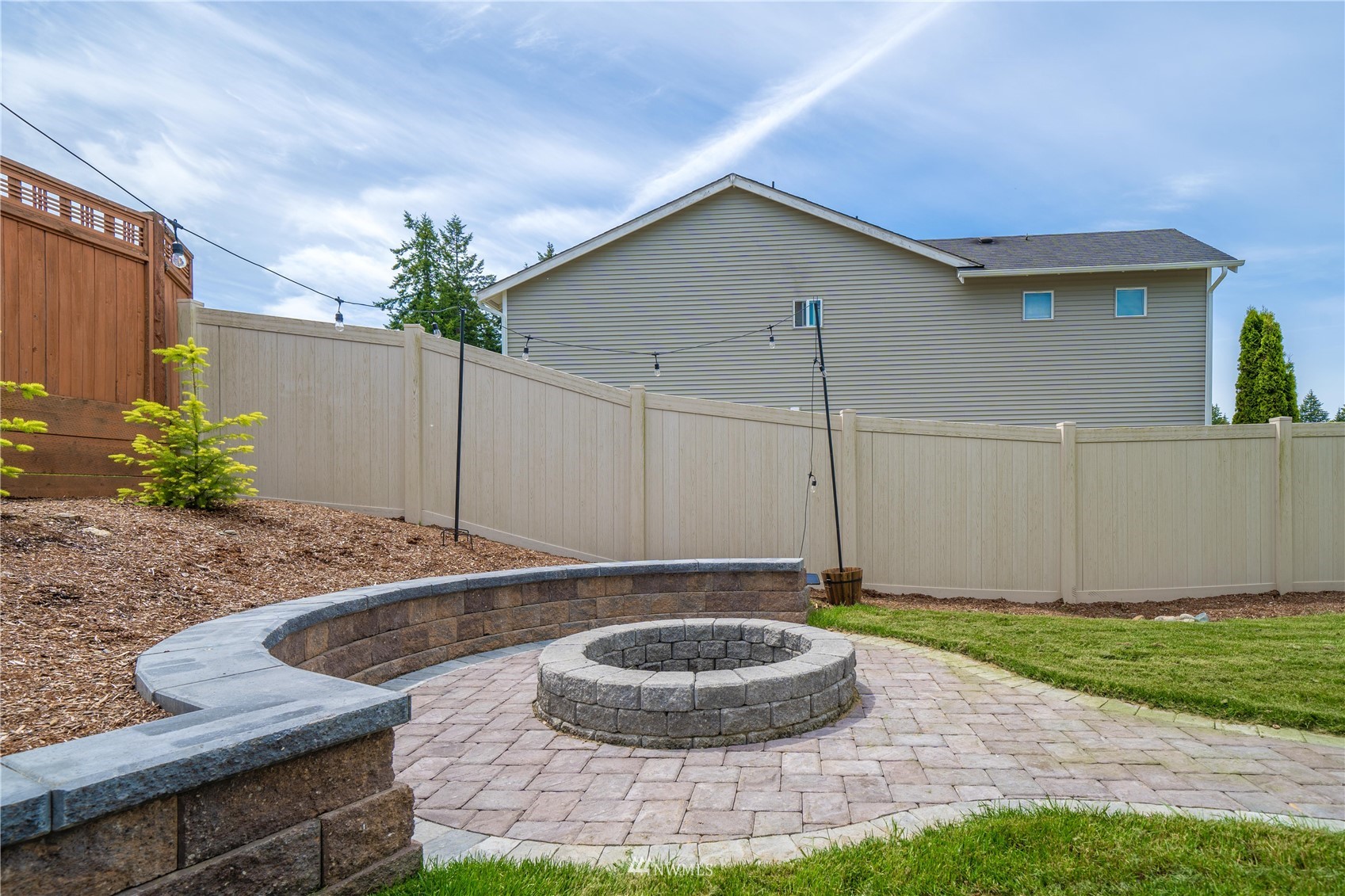 1589 Grant Avenue DuPont, WA 98327 - Photo 26 of 30 a house view with a backyard space