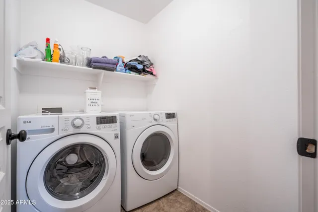 a view of utility room