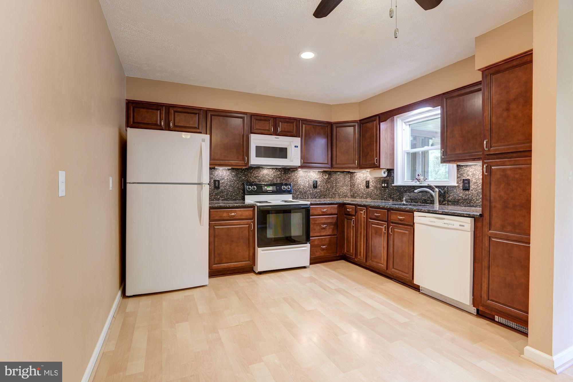 4214 Lower Beckleysville Road Hampstead, MD 21074 - Photo 14 of 36 Eat-in Kitchen