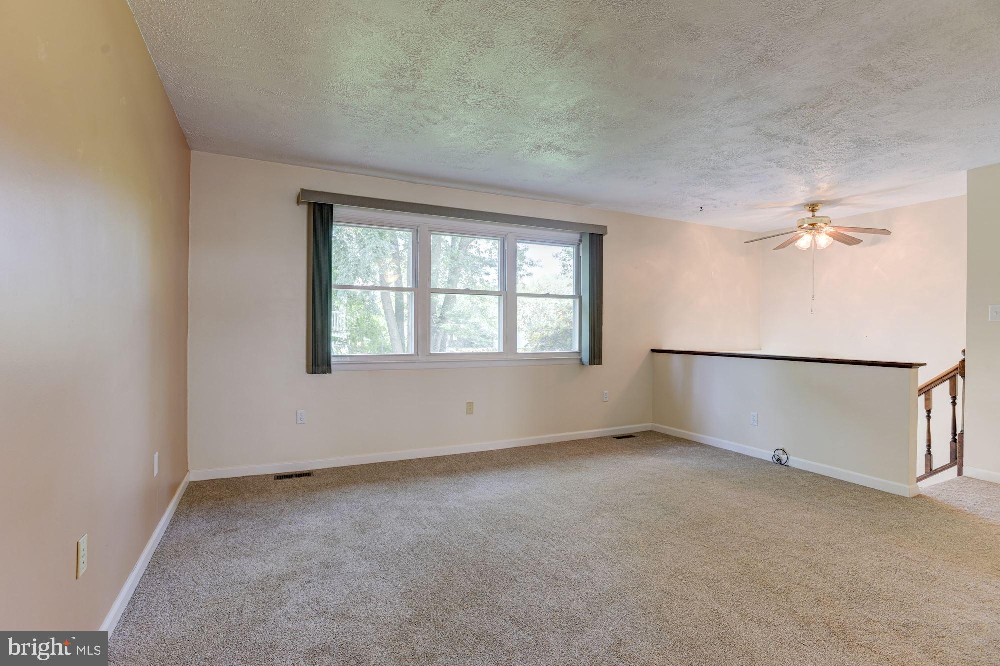 4214 Lower Beckleysville Road Hampstead, MD 21074 - Photo 8 of 36 Living Room