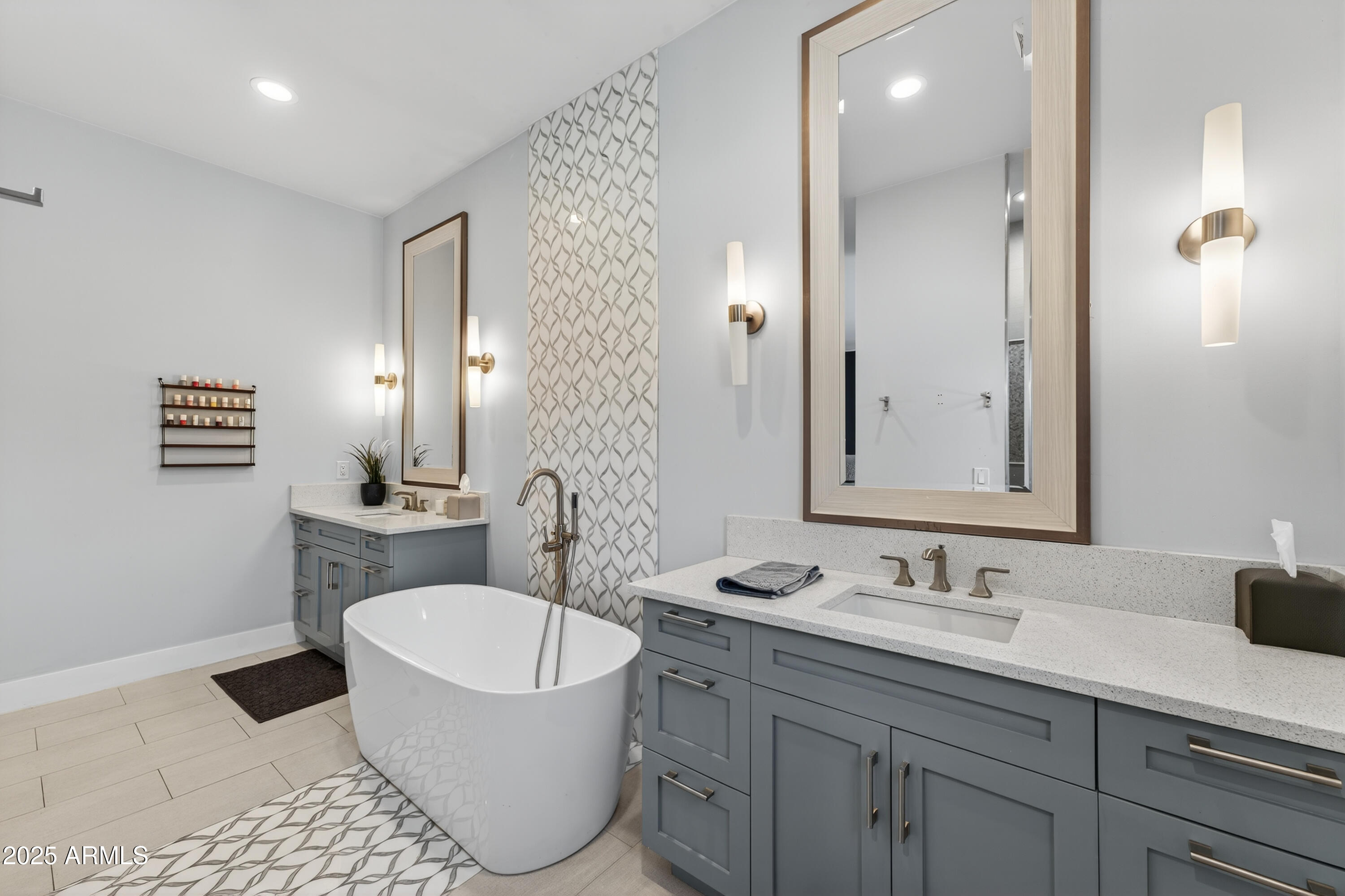 11026 North 42nd Street Phoenix, AZ 85028 - Photo 22 of 43 a bathroom with a toilet a sink and mirror