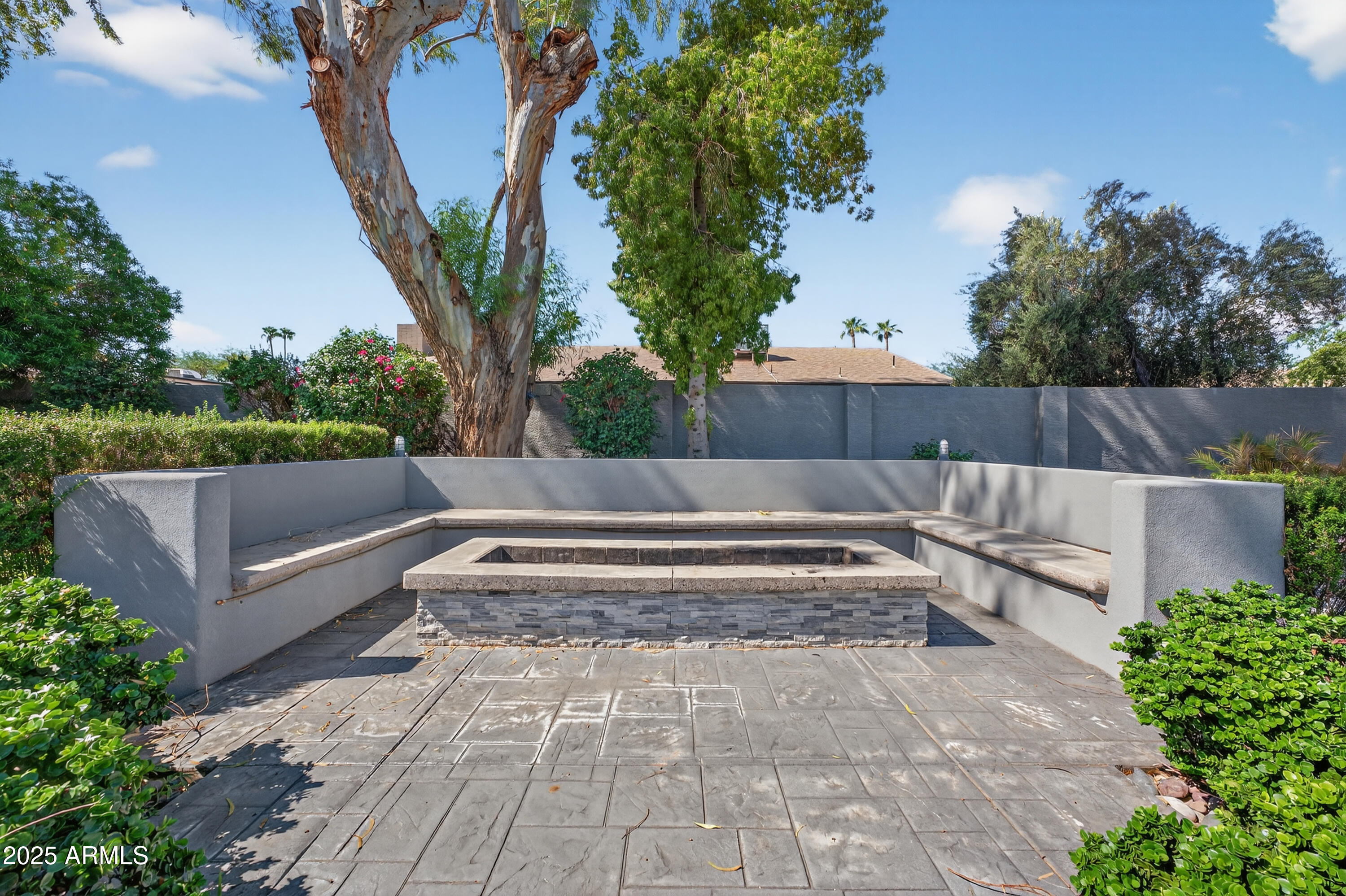 11026 North 42nd Street Phoenix, AZ 85028 - Photo 32 of 43 a view of a yard