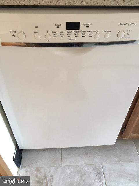 4000 Tunlaw Road Northwest, Unit 414 Washington, DC 20007 - Photo 5 of 14 a close view of kitchen appliances