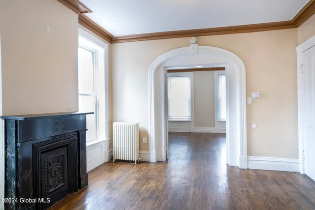 $1,395 | 546 5th Avenue, Unit 2, Troy, NY 12182