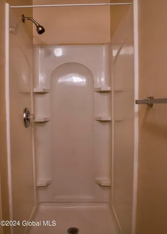 $1,395 | 546 5th Avenue, Unit 2, Troy, NY 12182