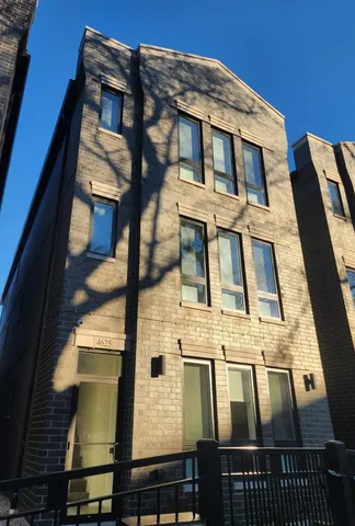 $2,800 | 4625 South Michigan Avenue, Unit 1, Chicago, IL 60653