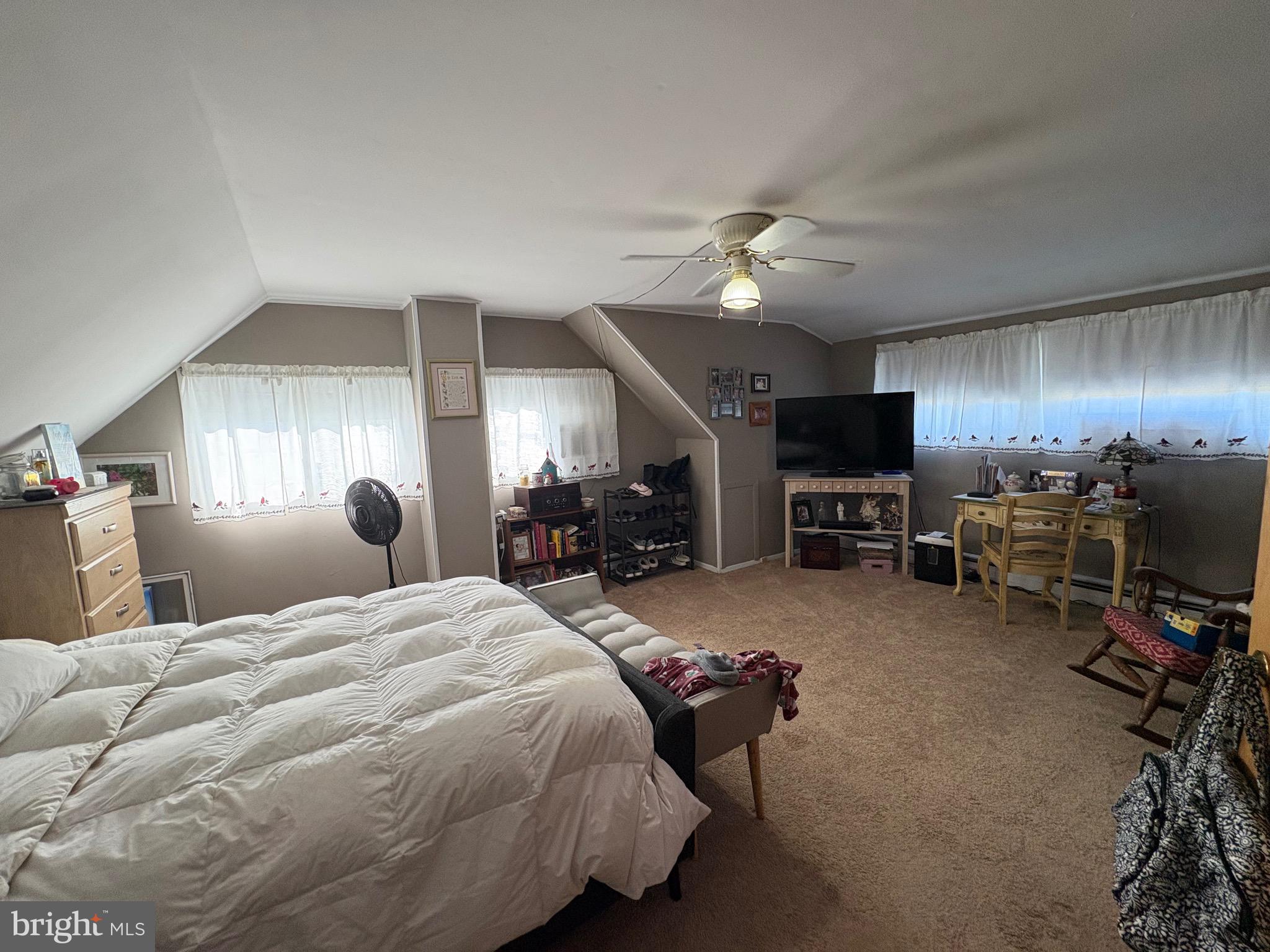 11 Dolphin Road Levittown, PA 19056 - Photo 17 of 26 Gallery Image 17