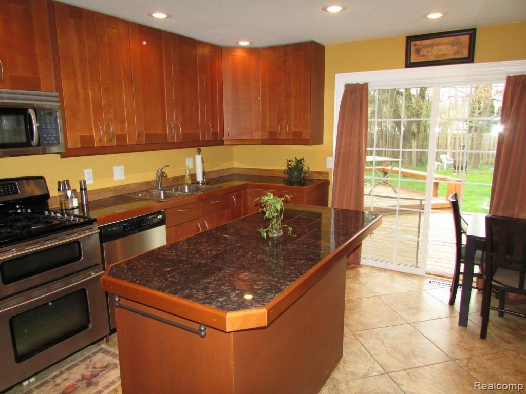 3415 West Utica Road Utica, MI 48317 - Photo 8 of 31 IMG_1604.jpg