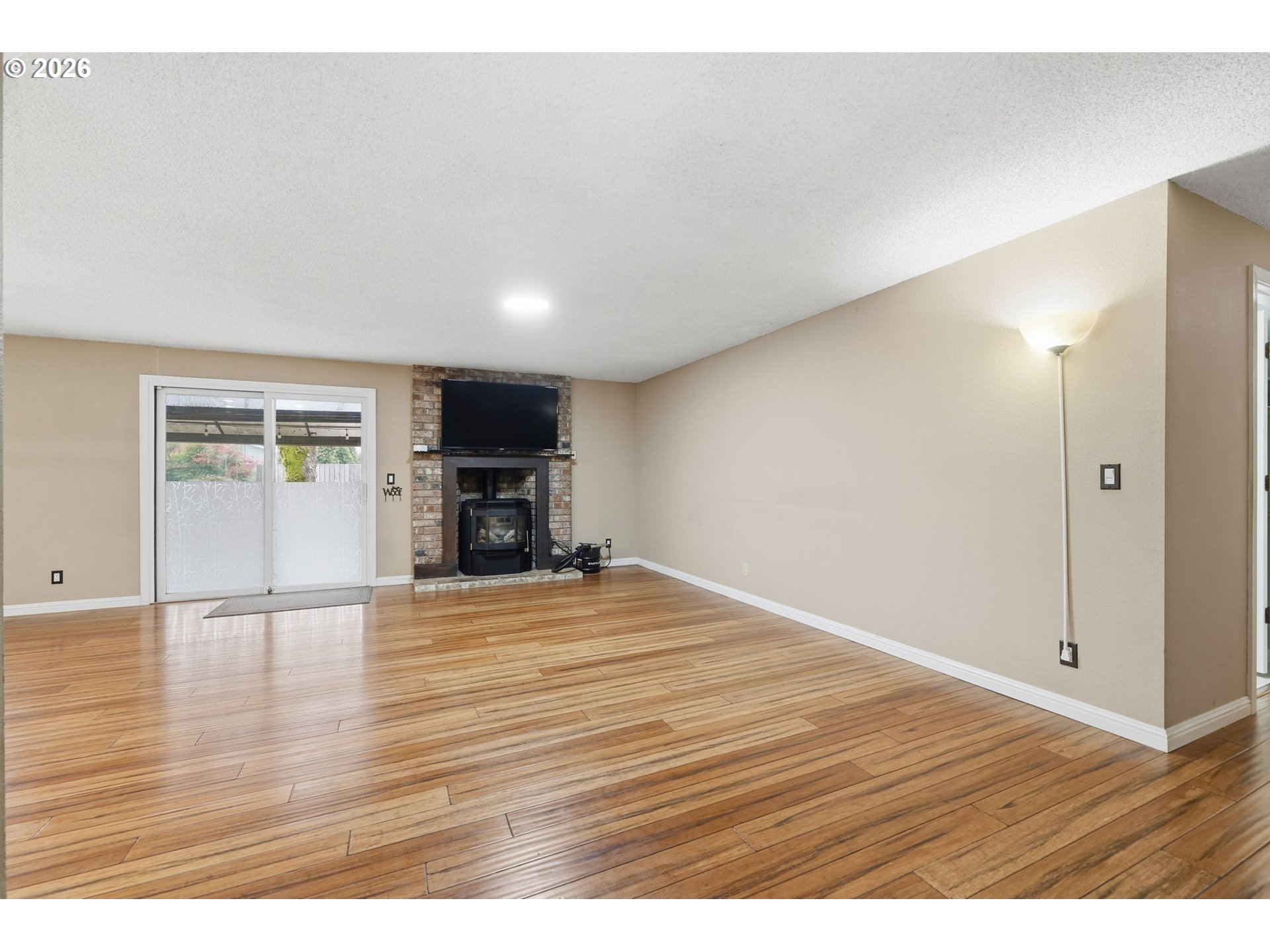 2555 15th Street Springfield, OR 97477 - Photo 7 of 43