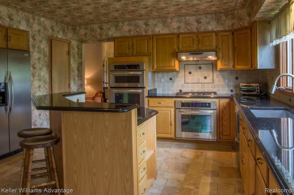 31118 Country Ridge Circle Farmington Hills, MI 48331 - Photo 4 of 41