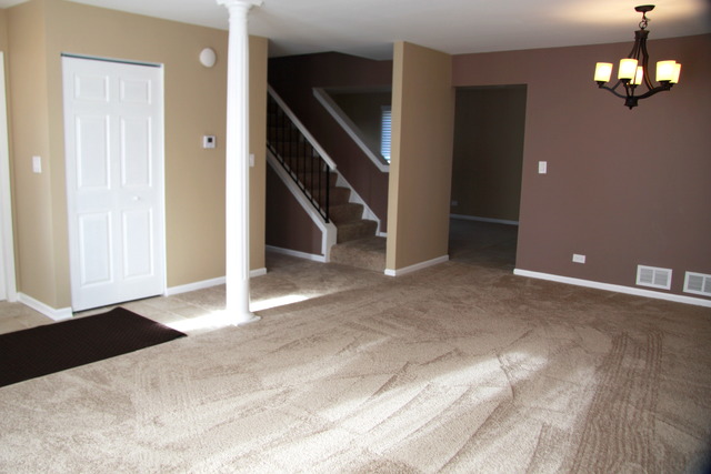 1346 Inverness Drive Elgin, IL 60120 - Photo 2 of 21
