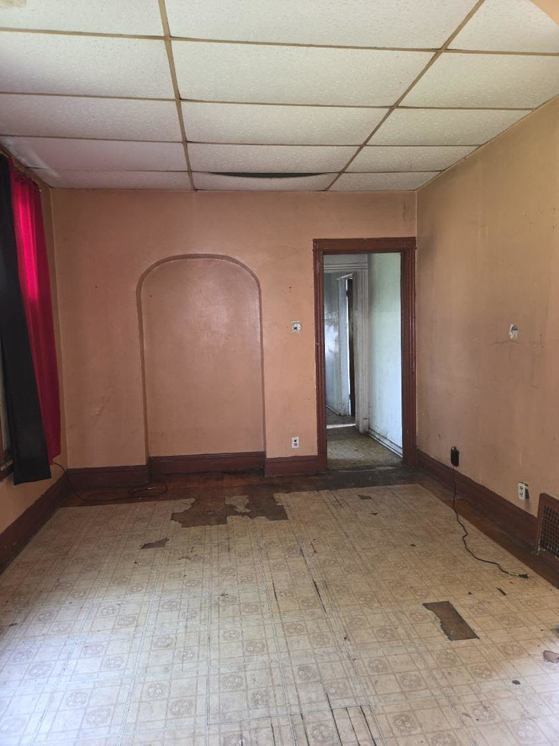 1517 West Marquette Road Chicago, IL 60636 - Photo 3 of 10 Gallery Image 3