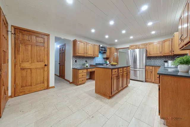 $525,000 | 26585 Pheasant Court, Wauconda, IL 60084